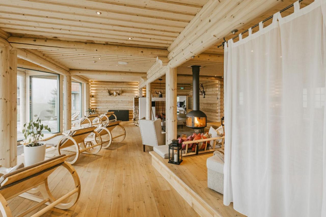 Hotel Jens Weissflog 4*